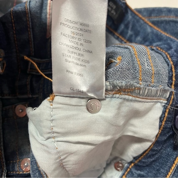 True Religion“Geno Relaxed Slim” Size 4 Kids Denim Jeans NWOT Embroidered - Picture 8 of 8